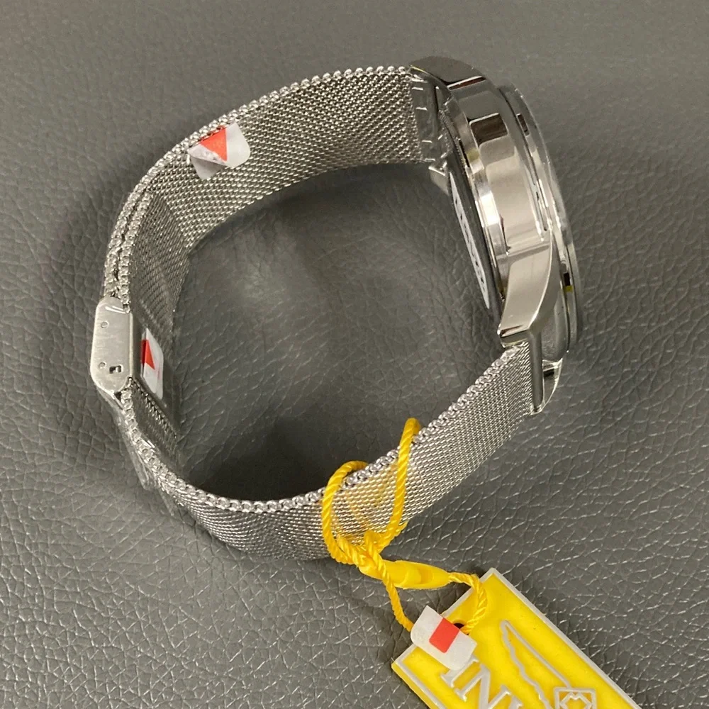 Invicta 43mm bold